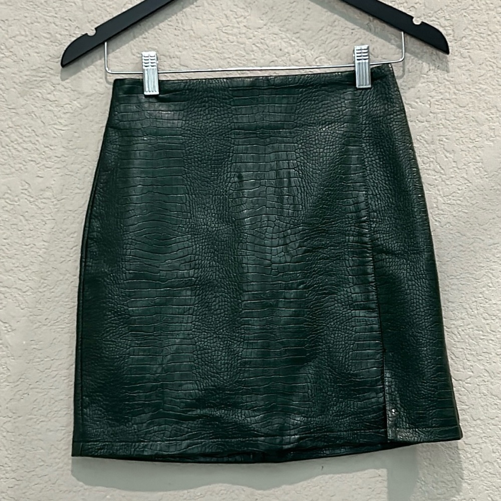 Top shop faux leather skirt forest green color size 2